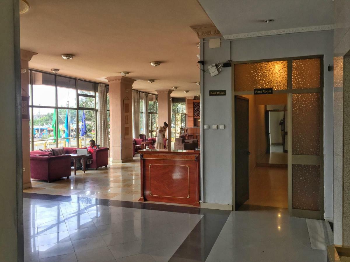 Top Ten Hotel 亚的斯亚贝巴 外观 照片