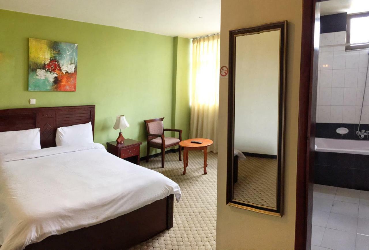 Top Ten Hotel 亚的斯亚贝巴 外观 照片